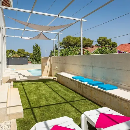 Olala - Private Pool, Wonderful Sea View Premantura